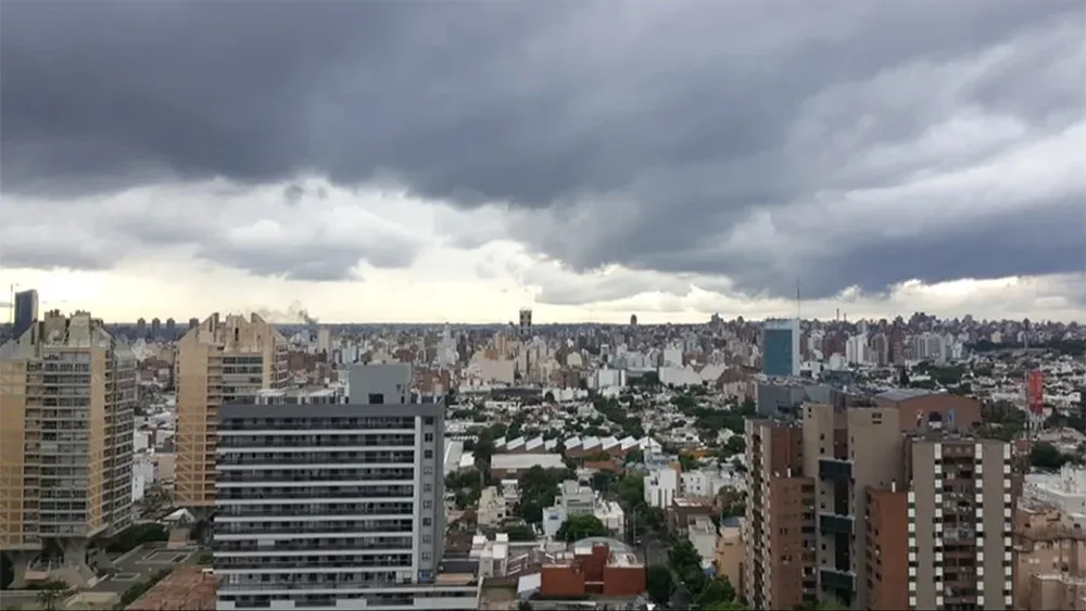 Cielo parcialmente nublado durante toda la jornada