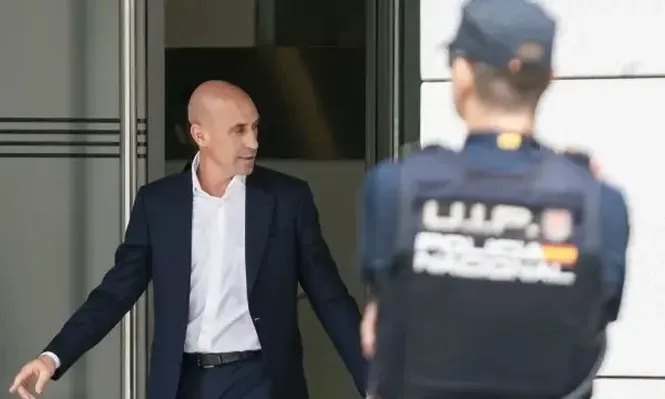 LuisRubiales, al salir de la Audiencia por su causa judicial.