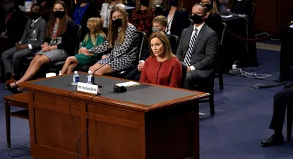 no podemos imponer nuestra voluntad como figuras de la realeza, dice candidata de trump a la corte suprema