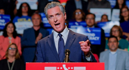 Gavin Newsom, dice estar listo para la batalla.