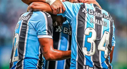 En nueve partidos, Suárez ya lleva ocho goles