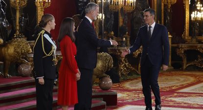 Pedro Sánchez, con los Reyes y la princesa Leonor. Foto: EFE.