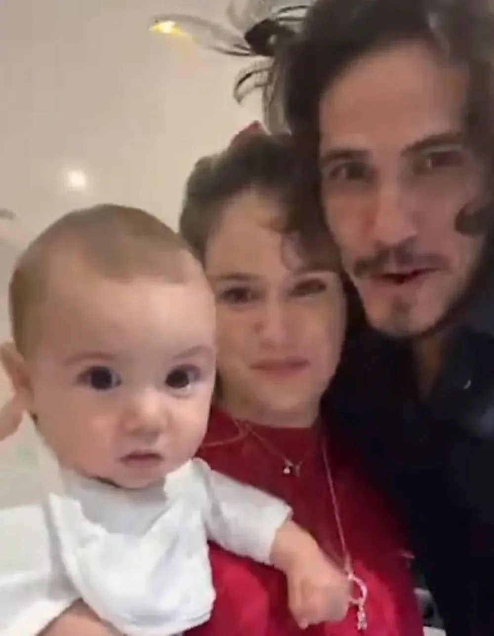 Edinson Cavani celebró año nuevo en familia en Manchester
