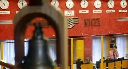Minitregua a Rusia: el rublo y la Bolsa de Moscú frenan su desplome