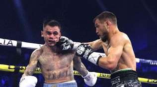 Vasiliy Lomachenko derrotó en Australia al local George Kambosos Jr.