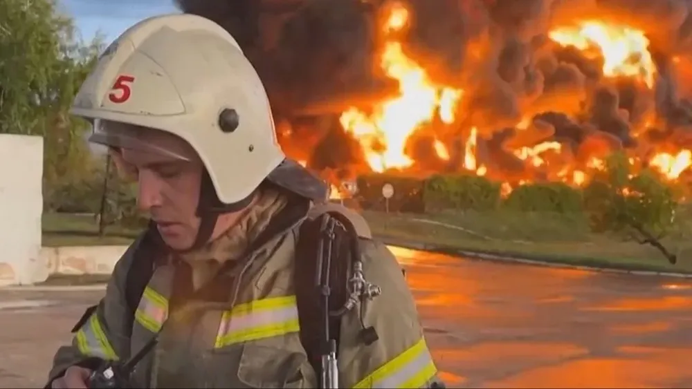 Incendio en depósitos de petroleo en Crimea.