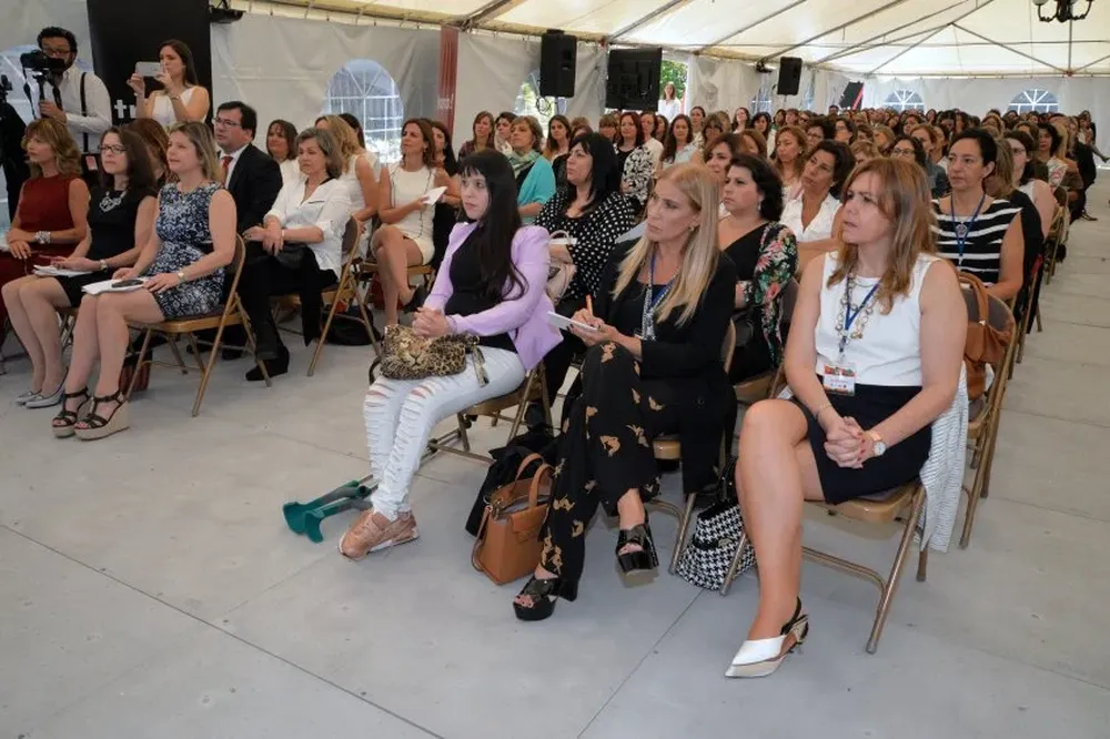 Al seminario concurrieron liceales, buscando opciones para estudiar en Estados Unidos, e inspirarse de las charlas de las emprendedoras