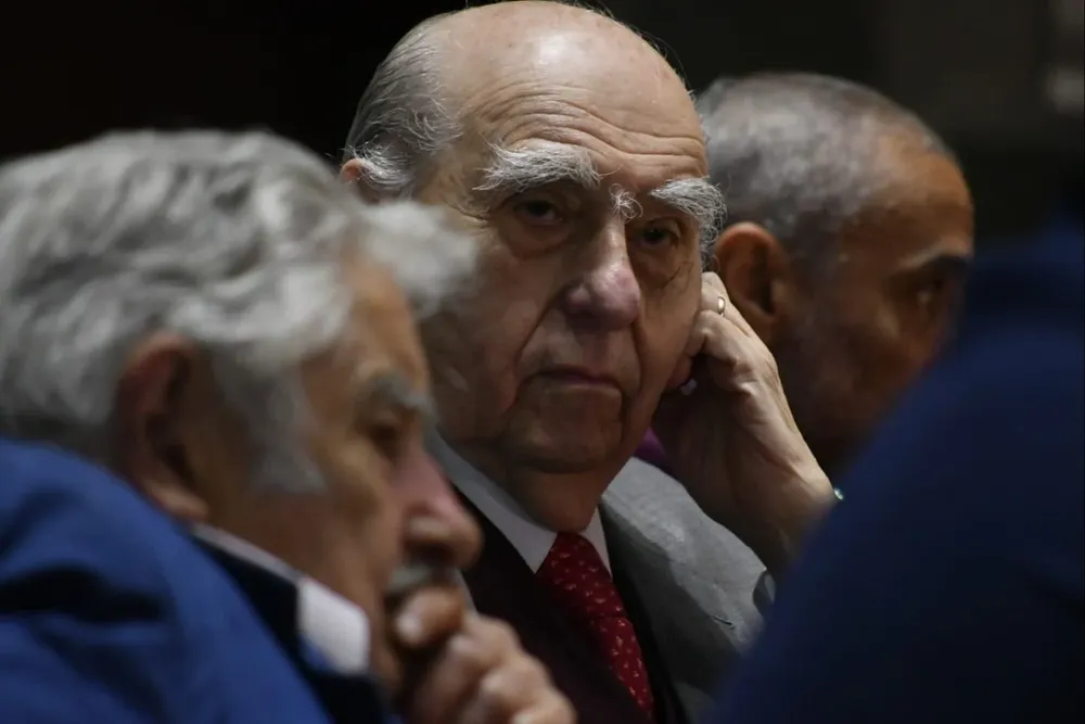 Para Sanguinetti se quiso anular parte de la historia.