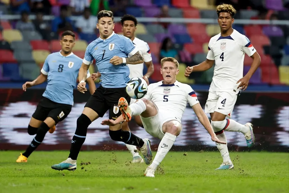 Brandan Craig y Anderson Duarte, autor del 1-0