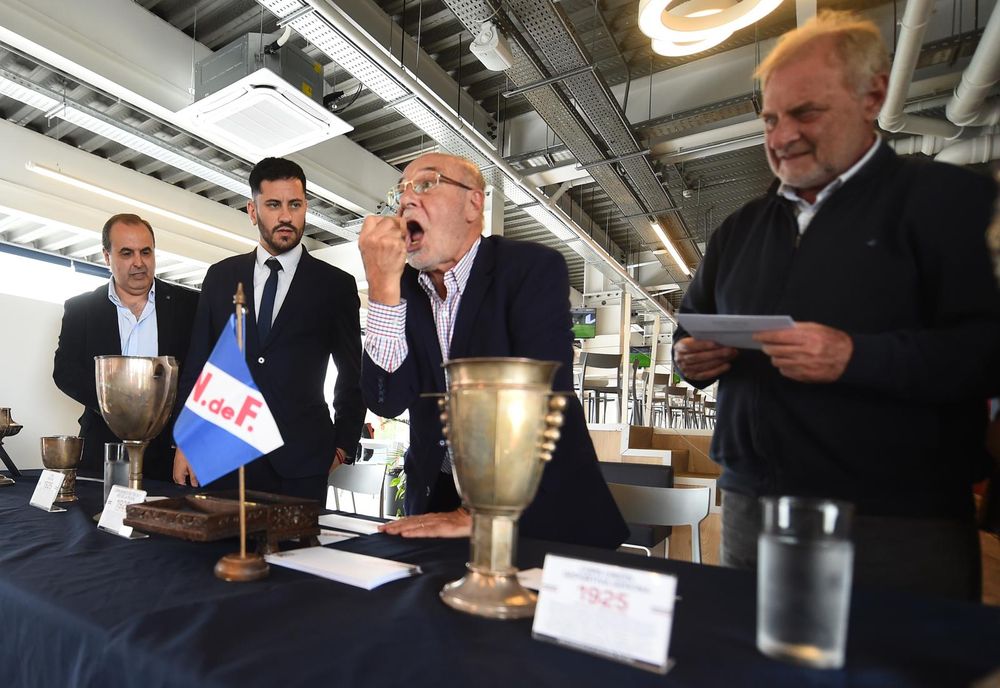 El lanzamiento del sello de Nacional por la Gira de 1925 El lanzamiento del sello de Nacional por la Gira de 1925