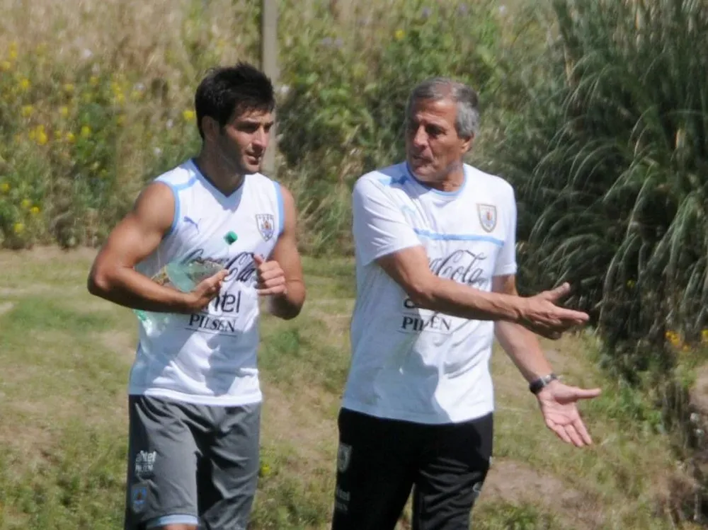 Nicolás Lodeiro, con un esguince en el ligamento lateral interno, no bajó a la cancha y trabajó en el gimnasio