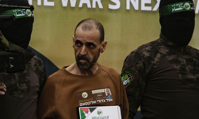 Eli Sharabi fue liberado este sábado junto a otros dos rehenes tras 16 meses en cautiverio.