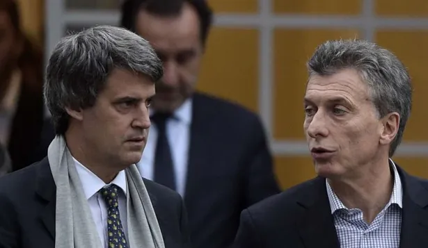 Alfonso Prat-Gay y el presidente Mauricio Macri.
