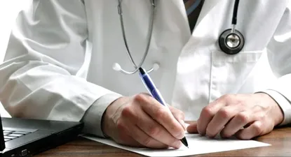 La economía de la salud de América Latina contribuyó entre el 5,3 % y el 9,7 % al PIB y emplea entre el 5,5% y el 9,5% de la fuerza laboral