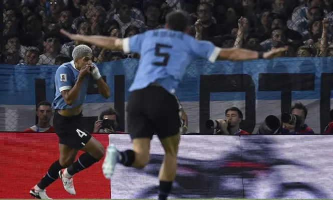 Así quedó la tabla de las Eliminatorias Sudamericanas 2026: Uruguay frenó a Argentina y quedó a un triunfo de ser el líder