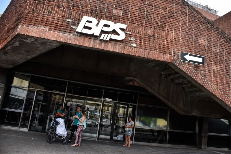 Subsidios del BPS por desempleo, enfermedad y maternidad: cuándo se cobran en noviembre de 2026