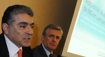 David Bojanini, presidente de Gruposura (izq)