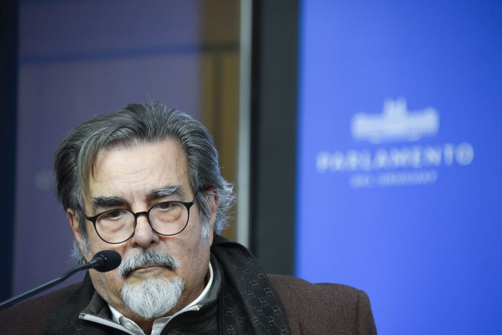 Zubía junto a Ojeda, Silva y Fossati presentó un proyecto para modificar la ley de violencia de género