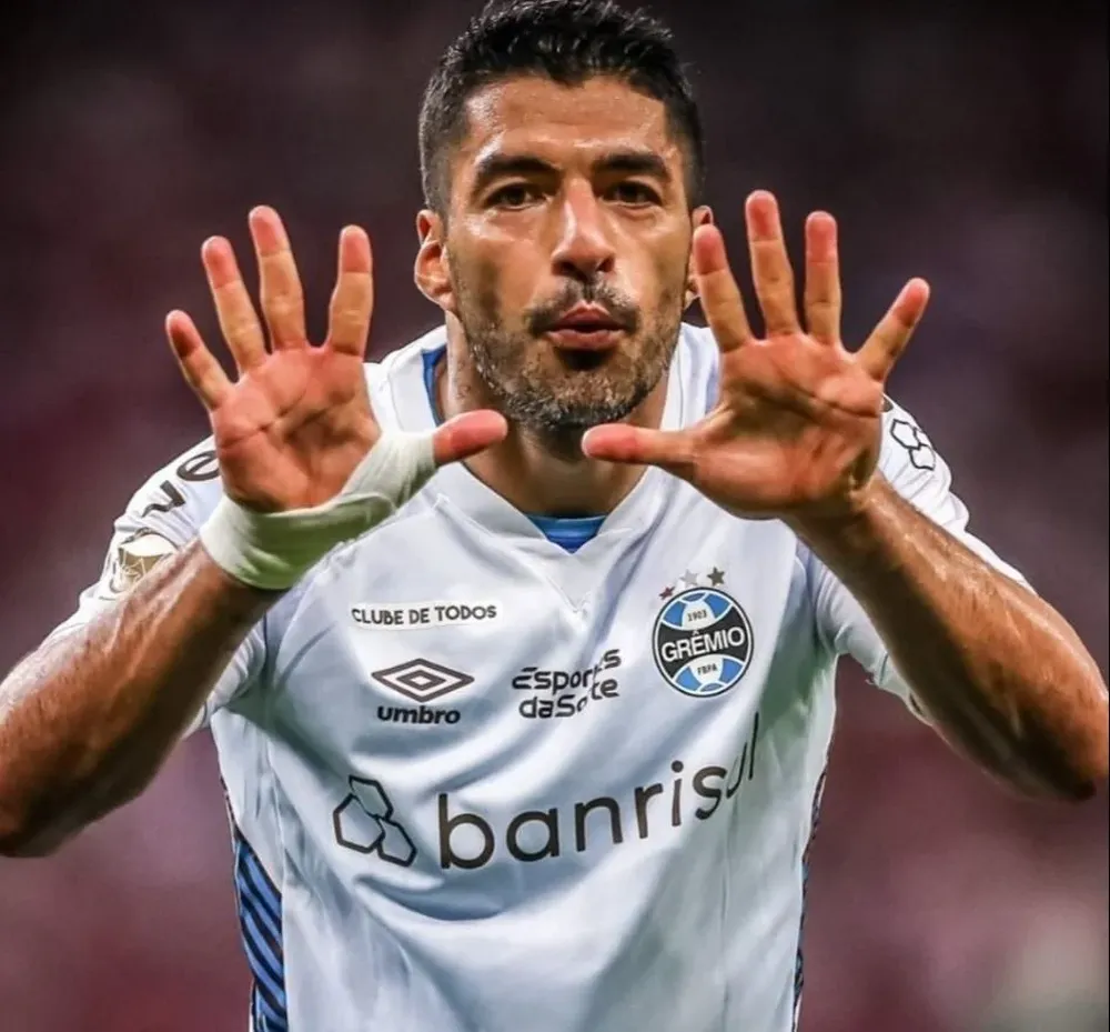 Suárez sigue siendo noticia en Brasil