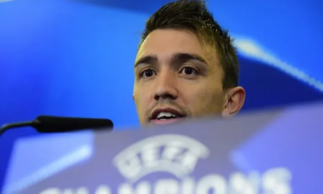 Muslera la tira flores a Godín: Es el mejor central del mundo