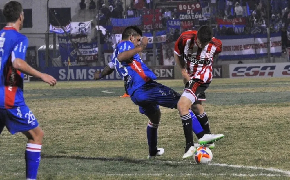 Hasta el momento Nacional solo jugó contra Estudiantes.