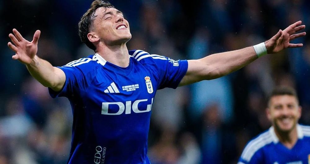 Federico Viñas sigue festejando goles para Oviedo de España