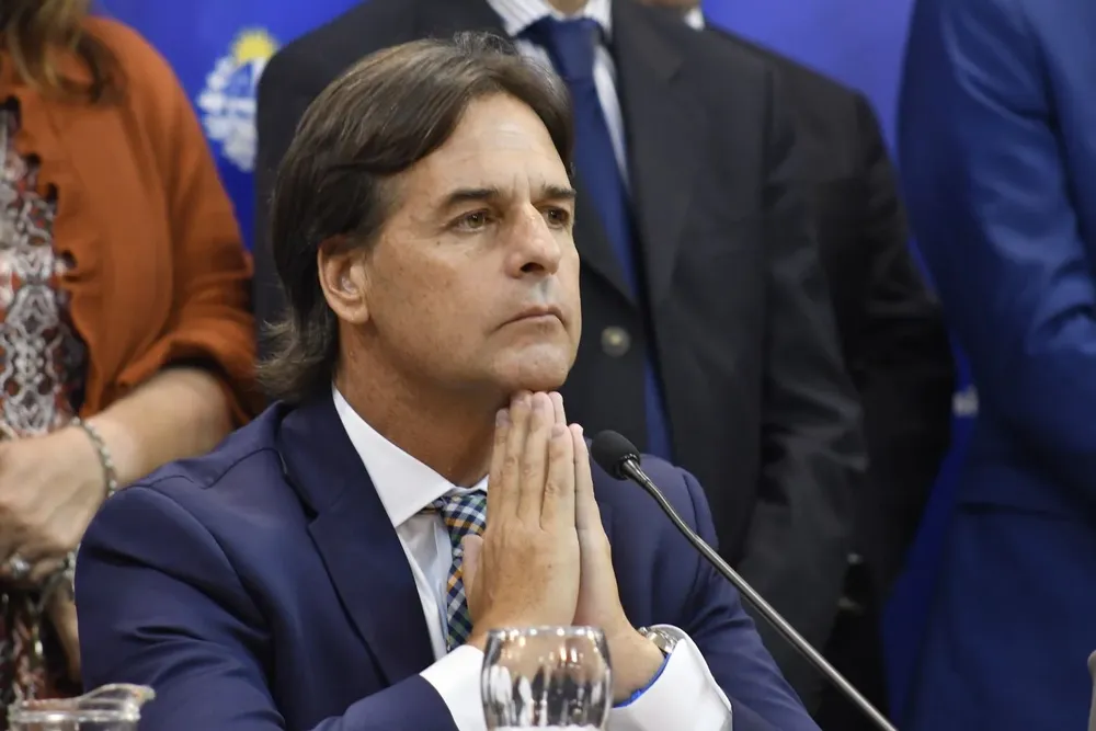 El presidente llegó al punto de su más baja aprobación desde 2020