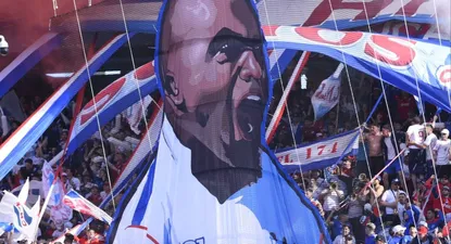 El Morro García entre las banderas de Nacional
