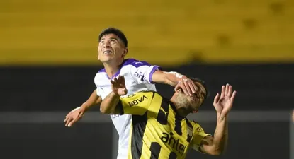 Alan Rodríguez y Walter Gargano