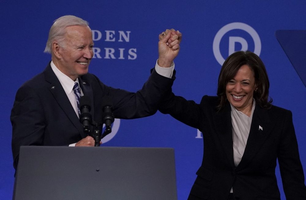 Joe Biden junto a Kamala Harris