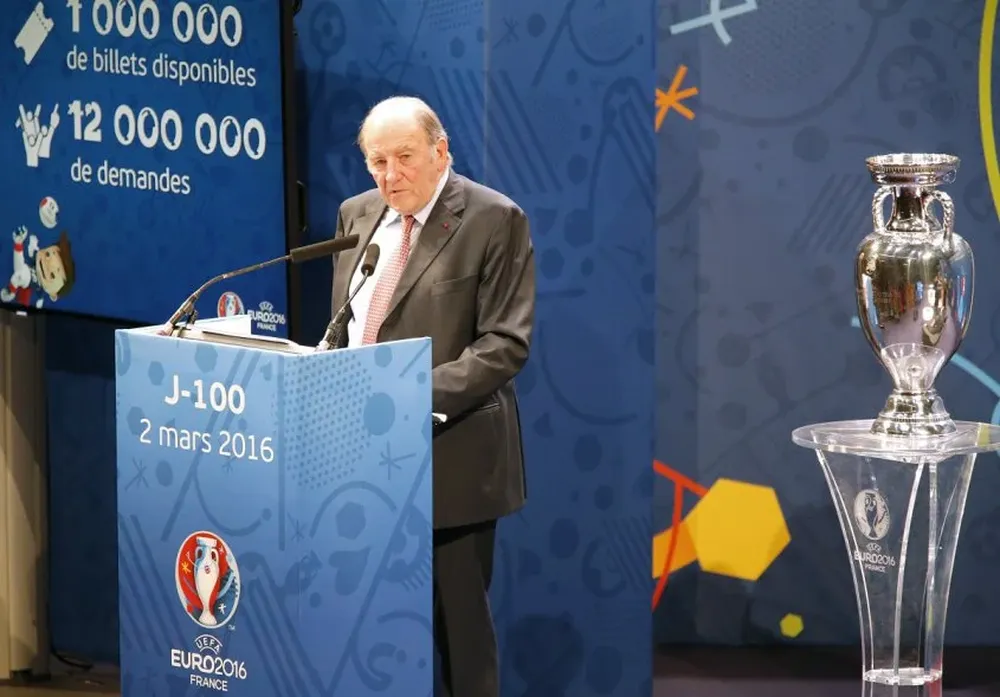 El presidente del comité organizador de la Euro 2016, Jacques Lambert