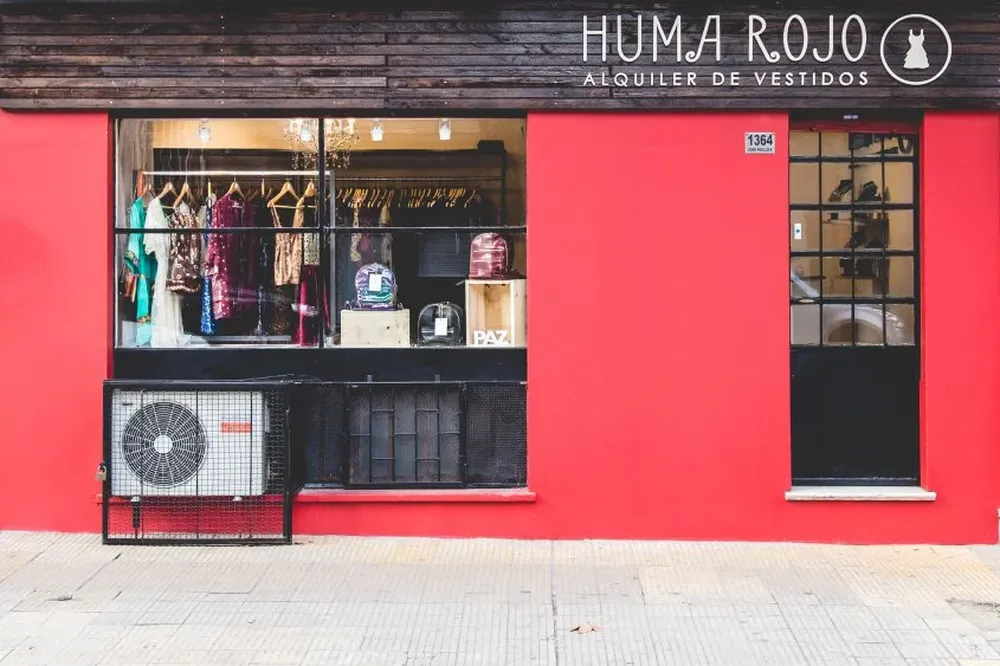 Local de alquiler de vestidos, Huma Rojo.