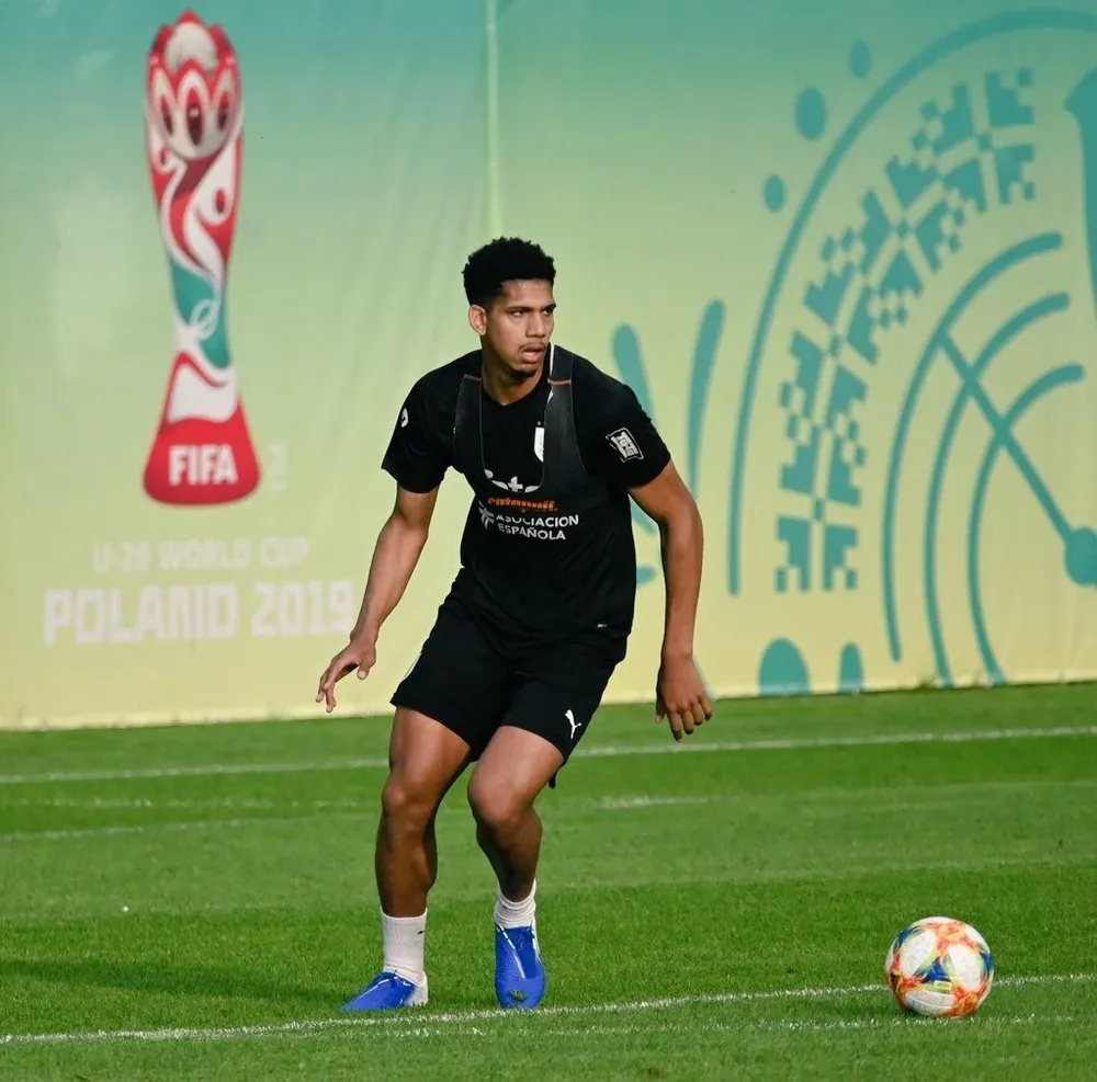 Ronald Araújo con la sub 20 en Polonia