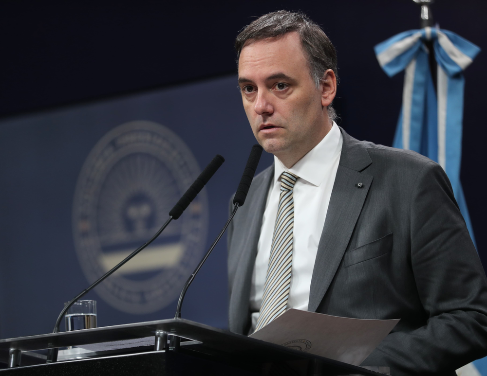 Manuel Adorni anunció que el gobierno descartó la opción de nombrar a los jueces Lijo y García Mansilla mediante decreto