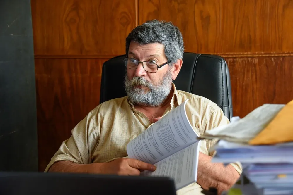 El director del FA dispuestro a desenmascarar una situación vergonzosa y vergonzante.