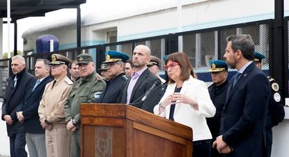 Los oficiales podrán consultar si efectivamente una persona tiene pedido de captura o alguna otra medida restrictiva que requiera su inmediata detención.