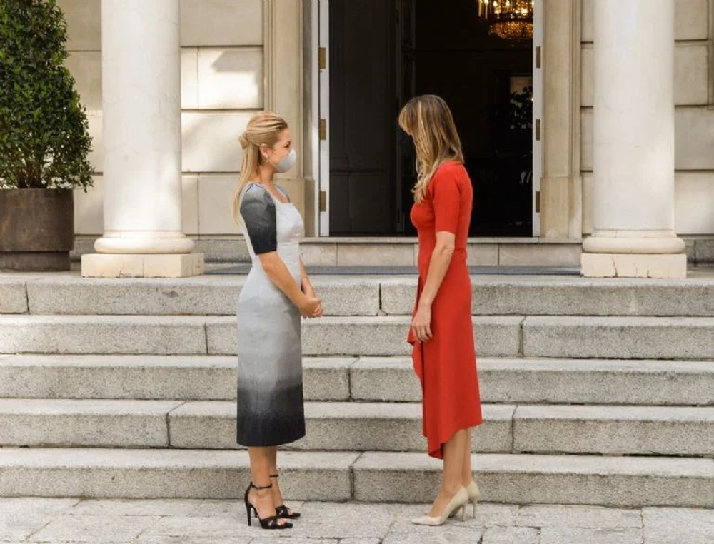 La primera dama española Begoña Gómez y la ex primera dama argentina, Fabiola Yáñez, en Madrid.
