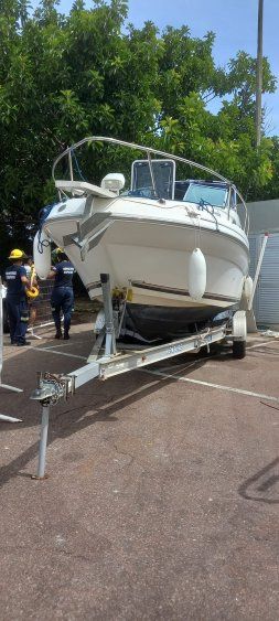 Explotó el motor de un yate en Punta del Este y hay un niño y dos adultos con quemaduras
