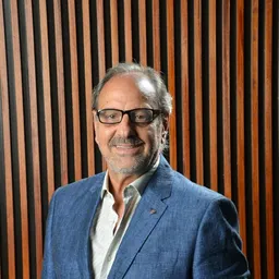 El grupo que controla marcas como Doña Coca, Verdeagua y Olaso adelanta que comprará empresas por US$ 50 millones y proyecta cómo será el 2026 en materia de fusiones y adquisiciones