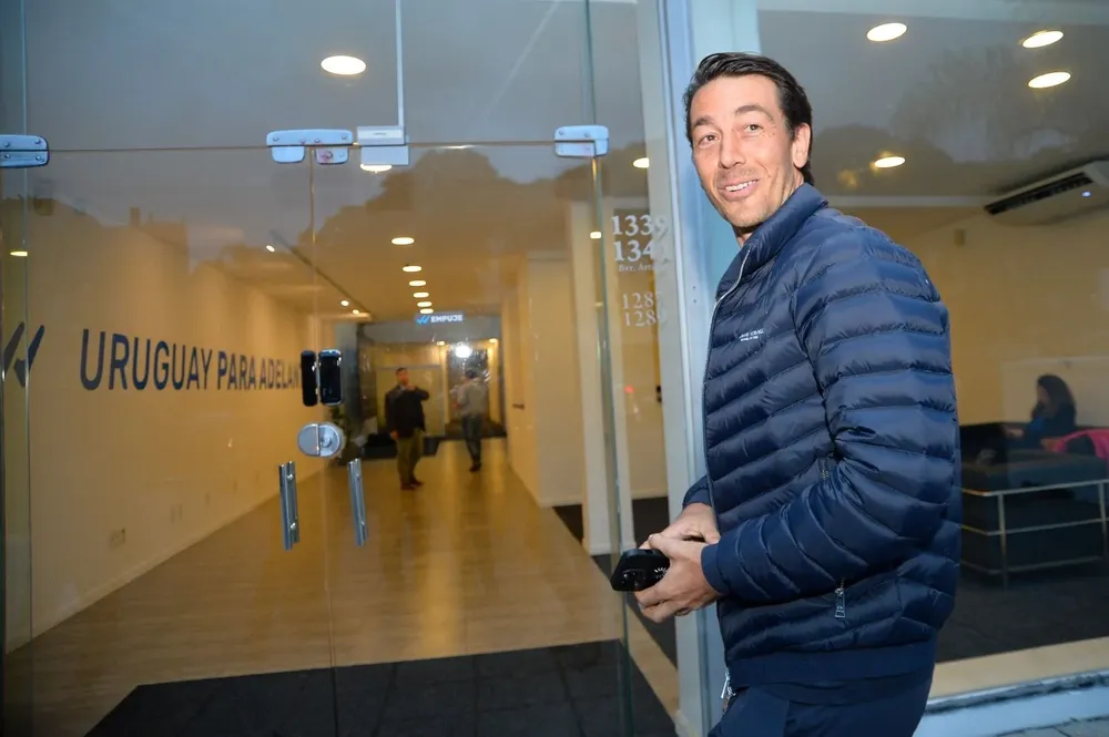 Sartori ingresando a la sede de Delgado