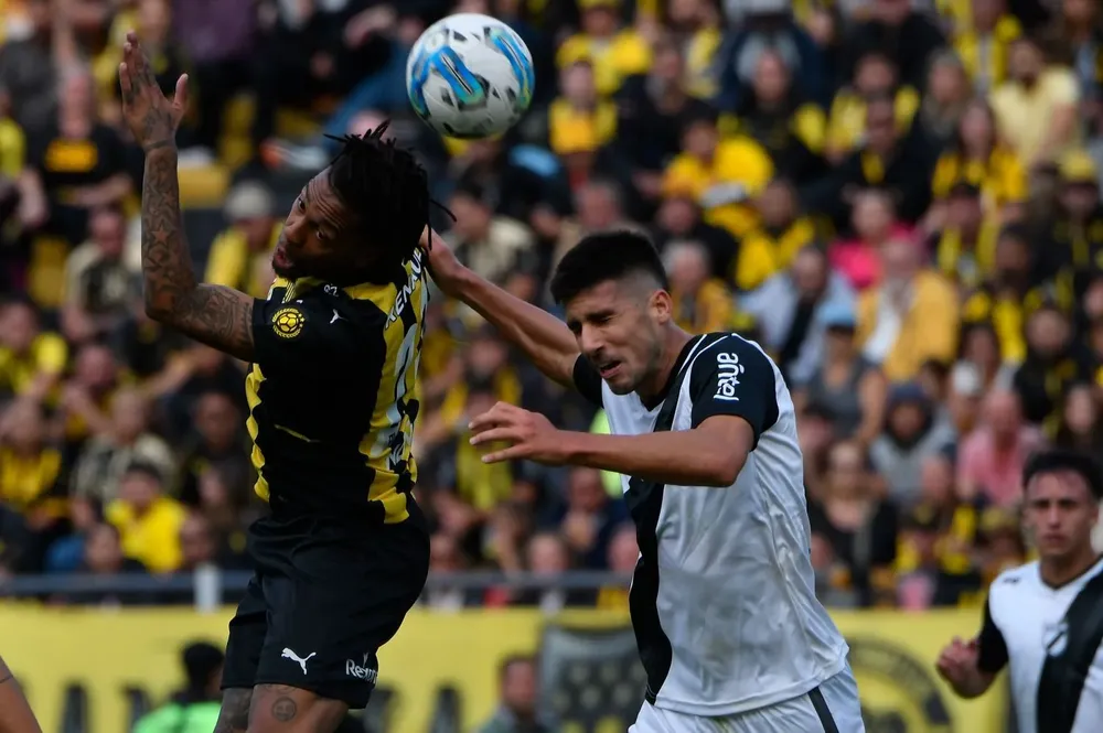 Abel Hernández llega en gran forma