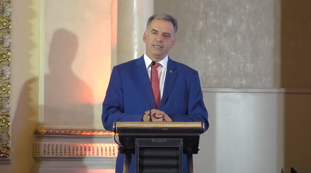 Yamandú Orsi en encuentro de la Fundación Círculo de Montevideo