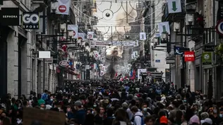 Miles de franceses se lanzan a las calles contra polémica ley que prohíbe filmar a la policía