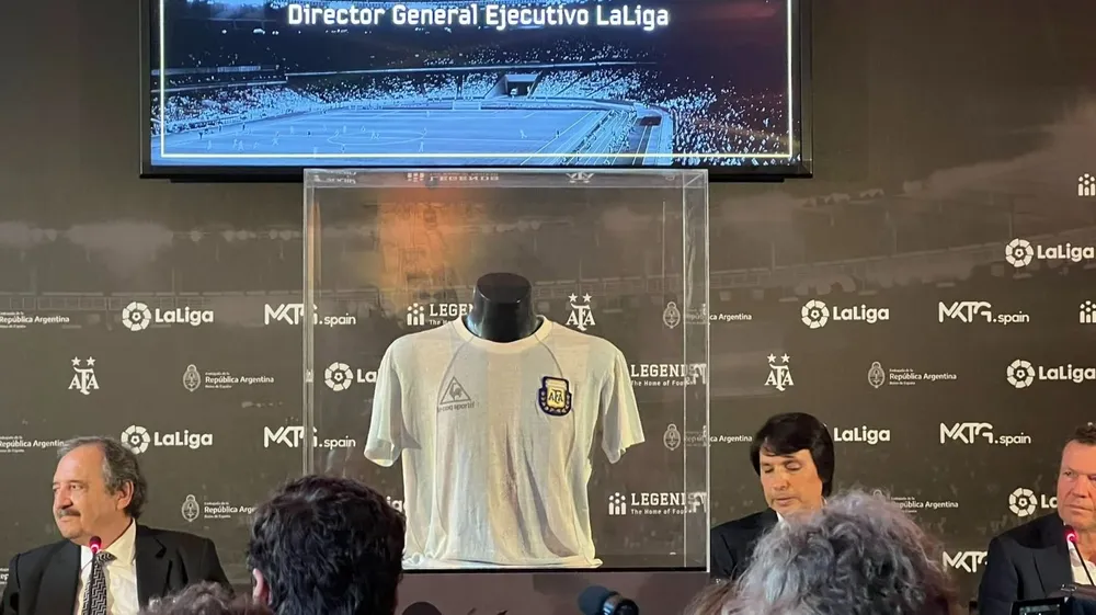 La camiseta del 10 será exhibida en Argentina