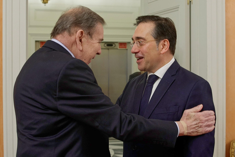 Edmundo González Urrutia y el ministro de Exteriores, José Manuel Albares.