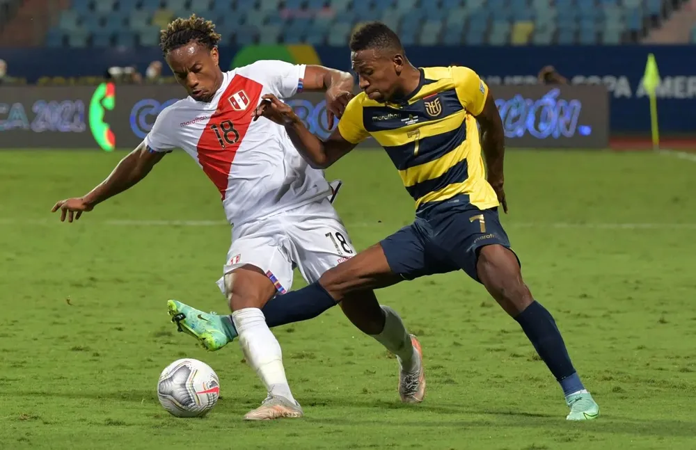 André Carrillo y Pervis Estupiñan