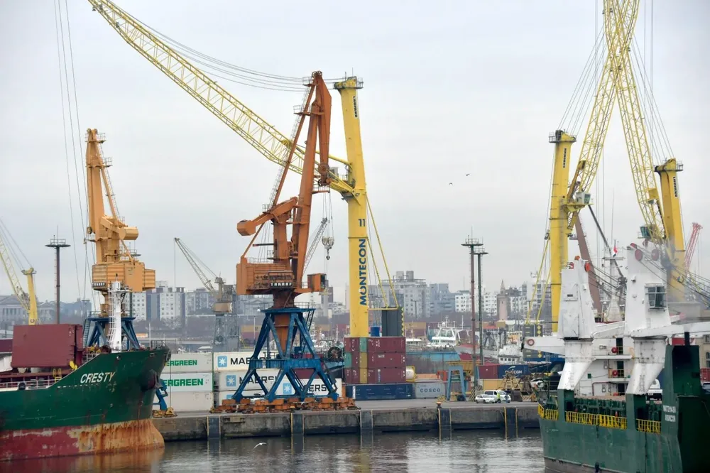 Montecon en el puerto de Montevideo