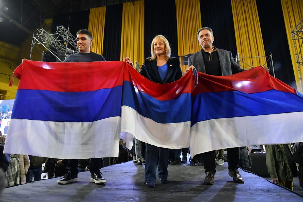 20240626 yamandú orsi; carolina cosse; andres lima.jpeg