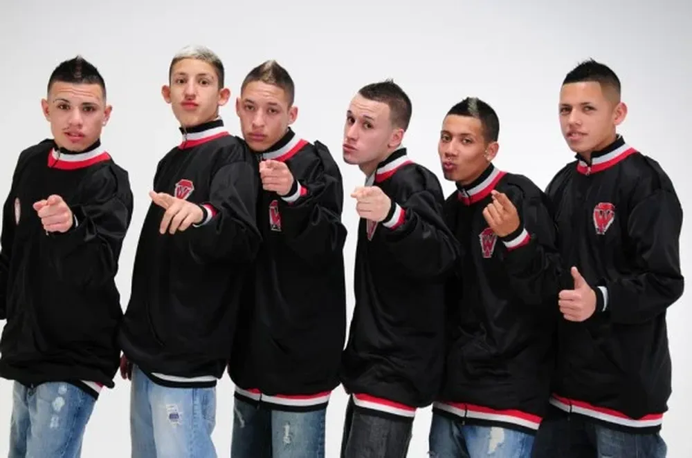 Las nuevas figuras de la música tropical argentina tocan en el Velódromo.