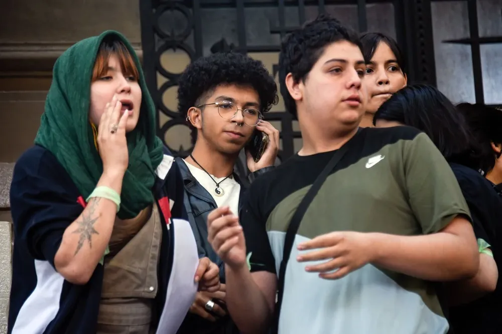 Sena fue entrevistado en el programa La Pecera de Azul FM